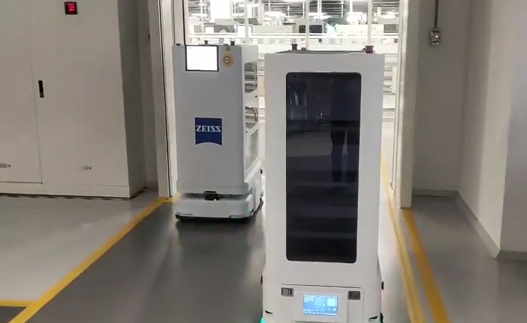 Carl Zeiss × Standard Robots | A century-old optical company unleashes new potential in smart manufacturing