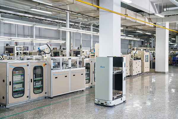 Delta Electronics × Standard Robots | Supporting 5G Smart Factory